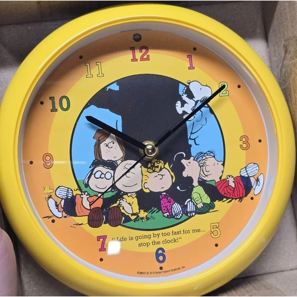 Peanuts 60 Years Gang Sound Clock Linus & Lucy Hourly Song Snoopy 2010 NEW